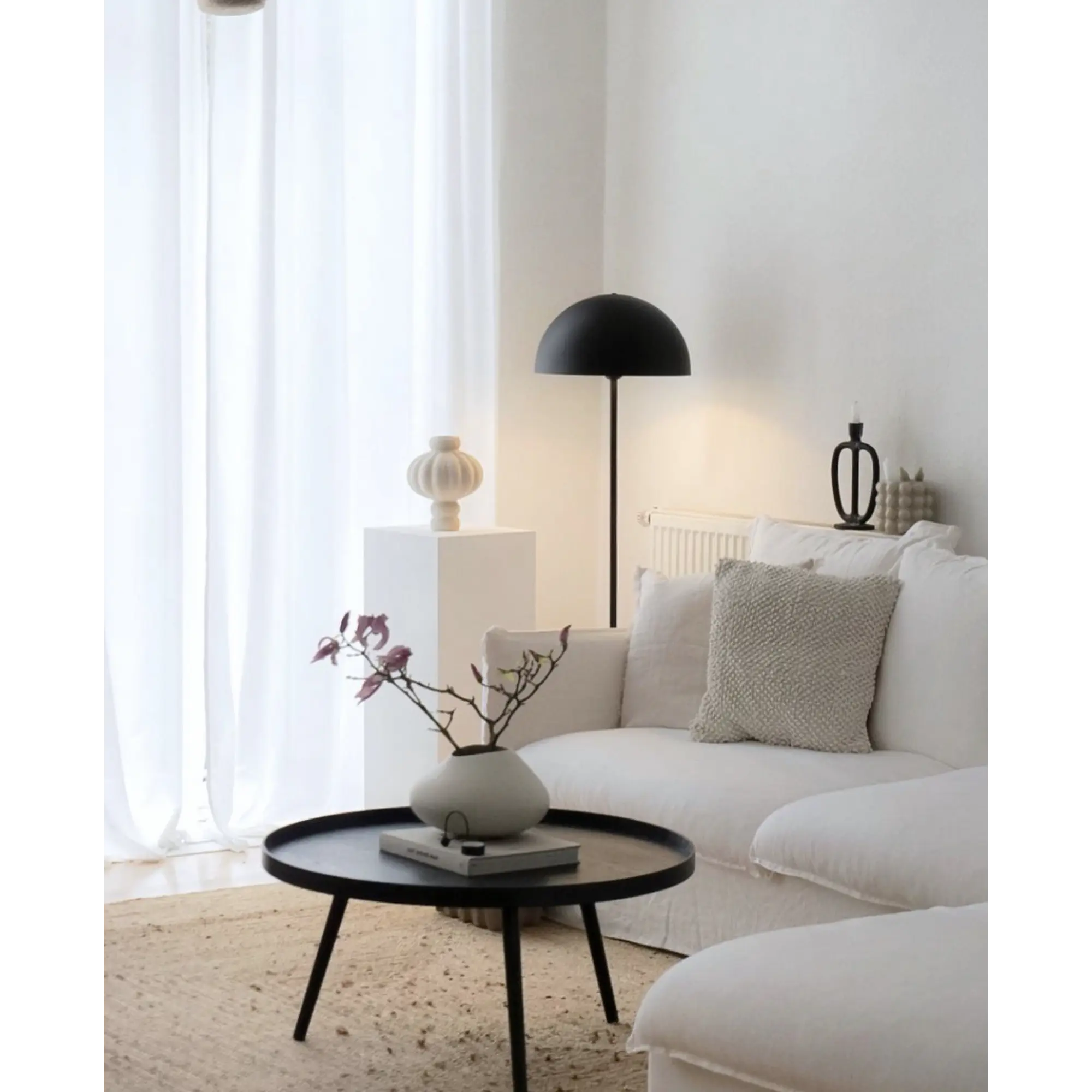 Pedestal para escultura Maison / Plinto blanco 1