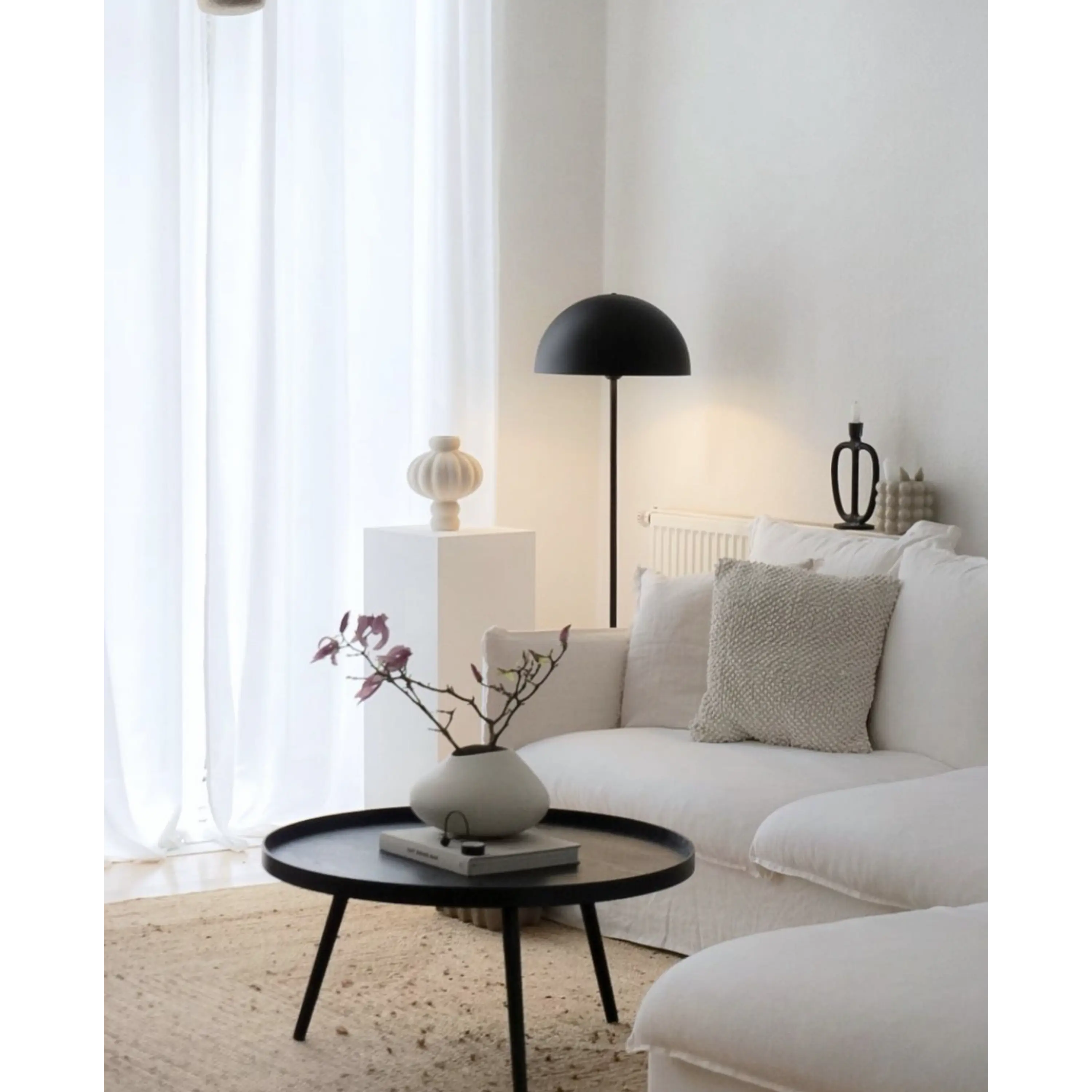 Pedestal para escultura Maison / Plinto blanco 1