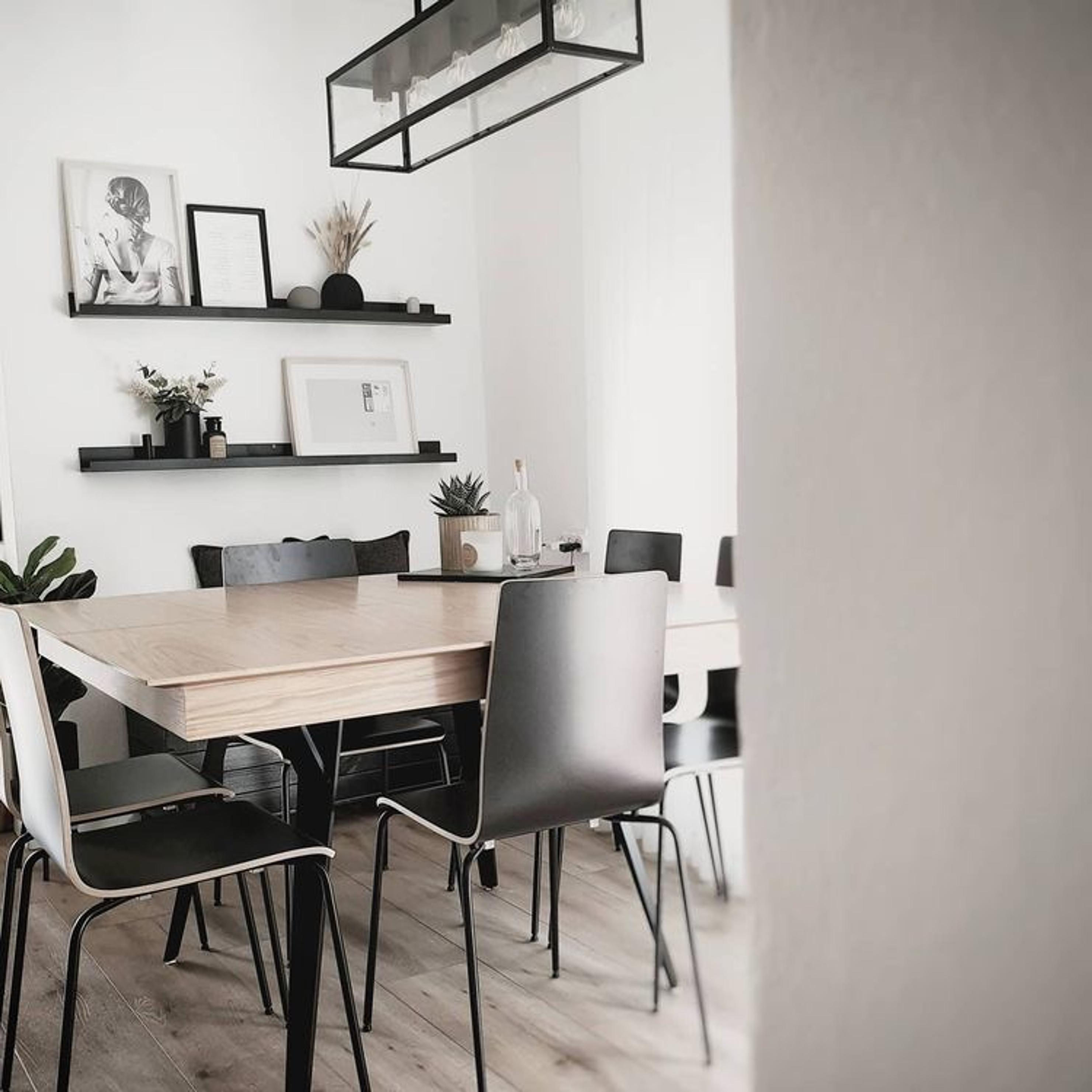 Repisa Lineal de madera / Tinte negro (valor unitario)  14