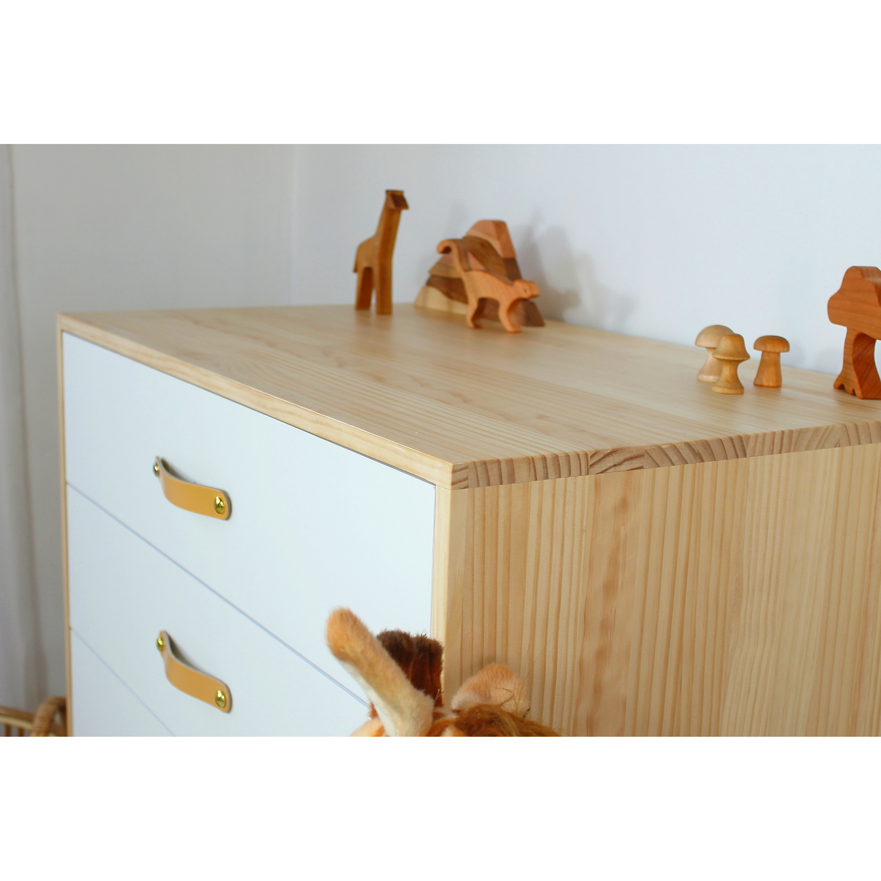 Cómoda Mavis estructura de madera  4