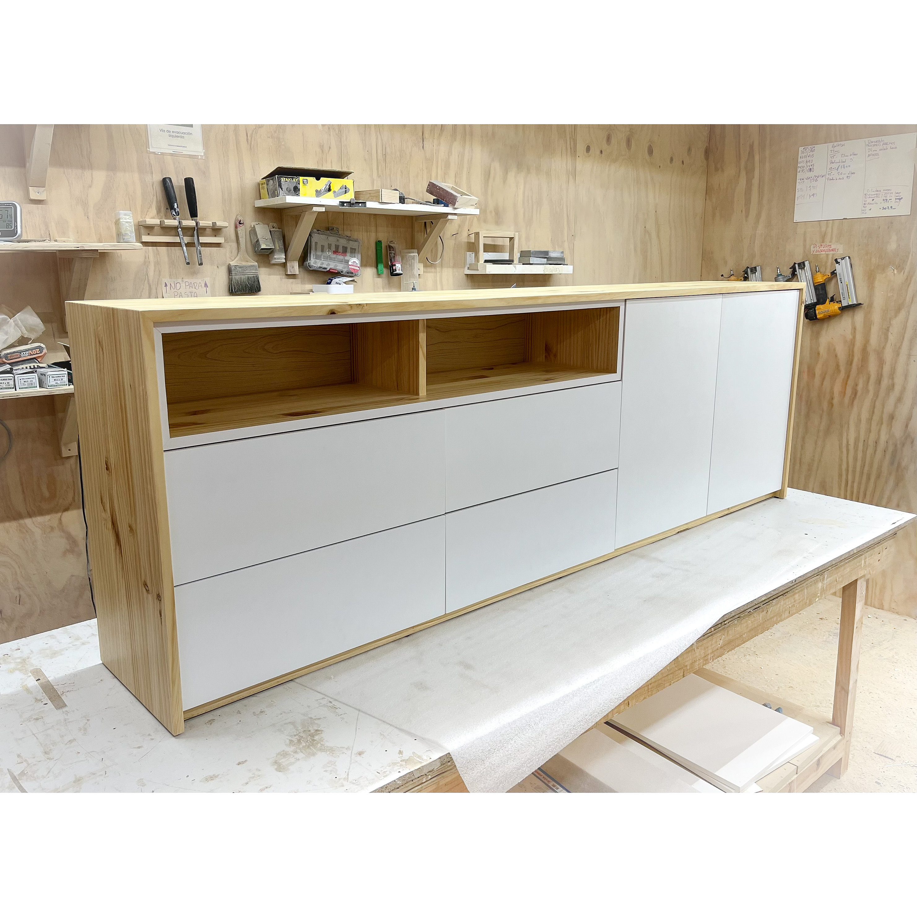 Buffet Verona / Rack borde madera y frentes blancos   2