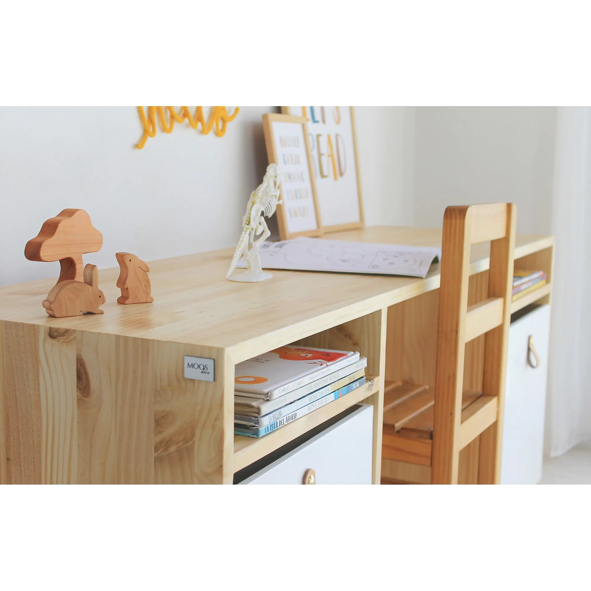 Mueble escritorio 2 cajones con ruedas  2