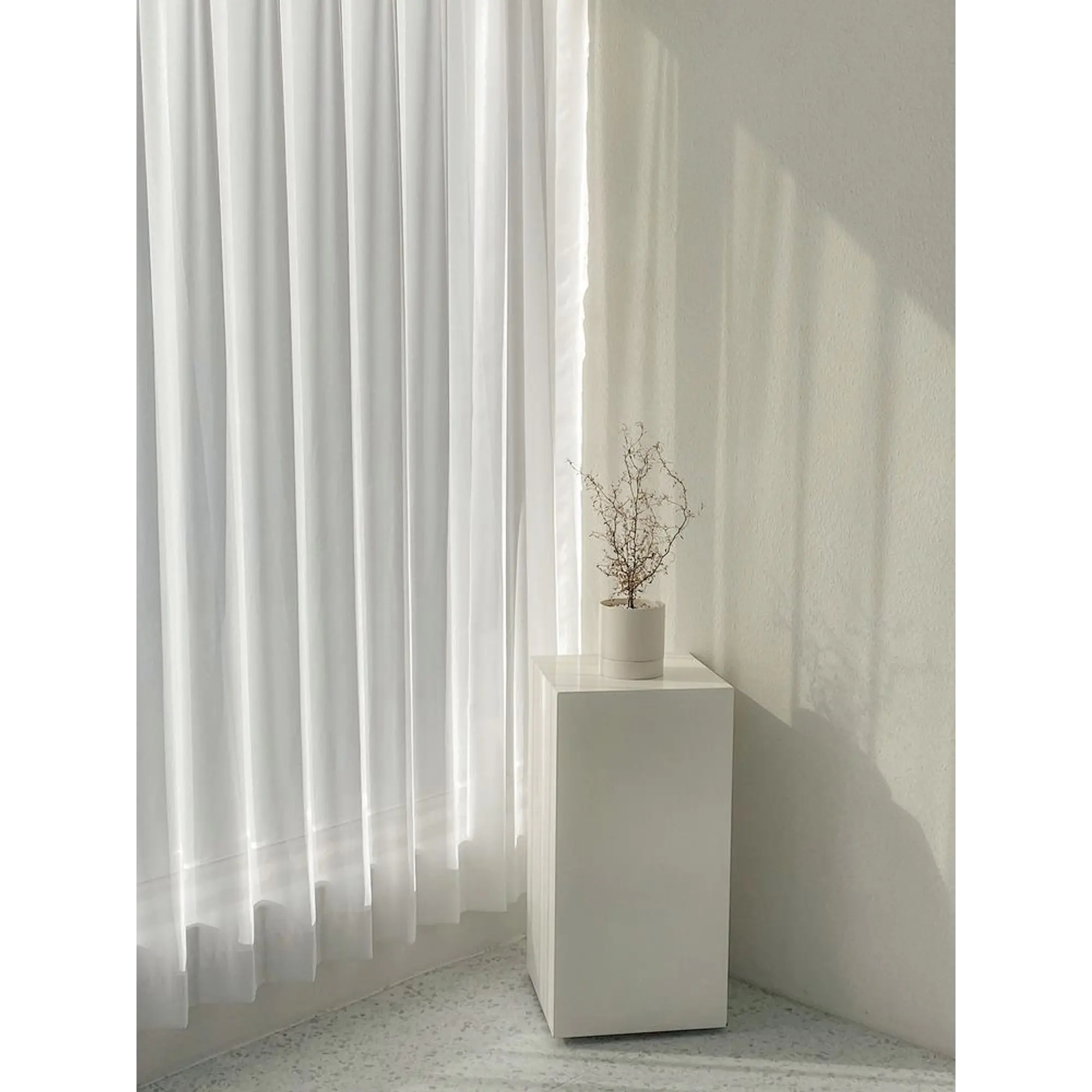 Pedestal para escultura Maison / Plinto blanco 9