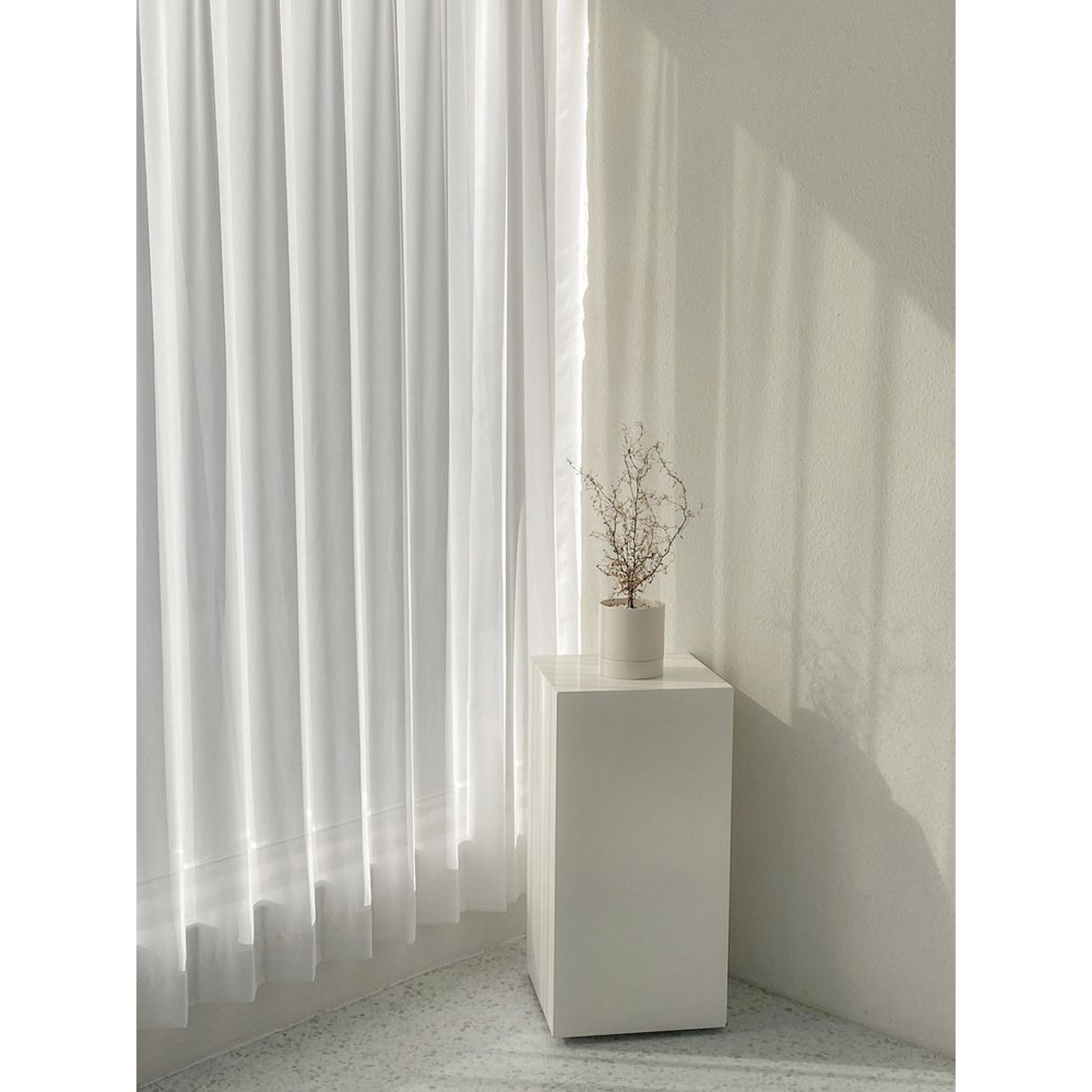 Pedestal para escultura Maison / Plinto blanco 9