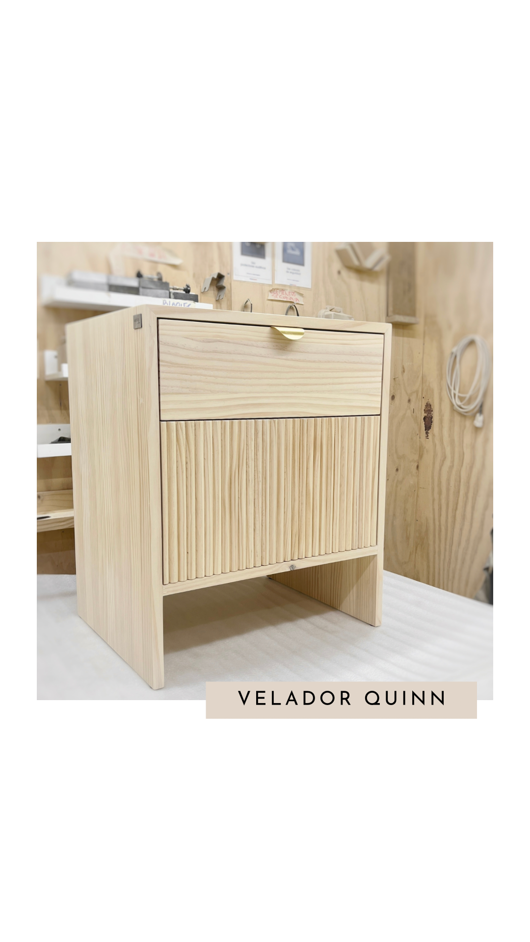 Velador de madera / Modelo Quinn blanqueado  3
