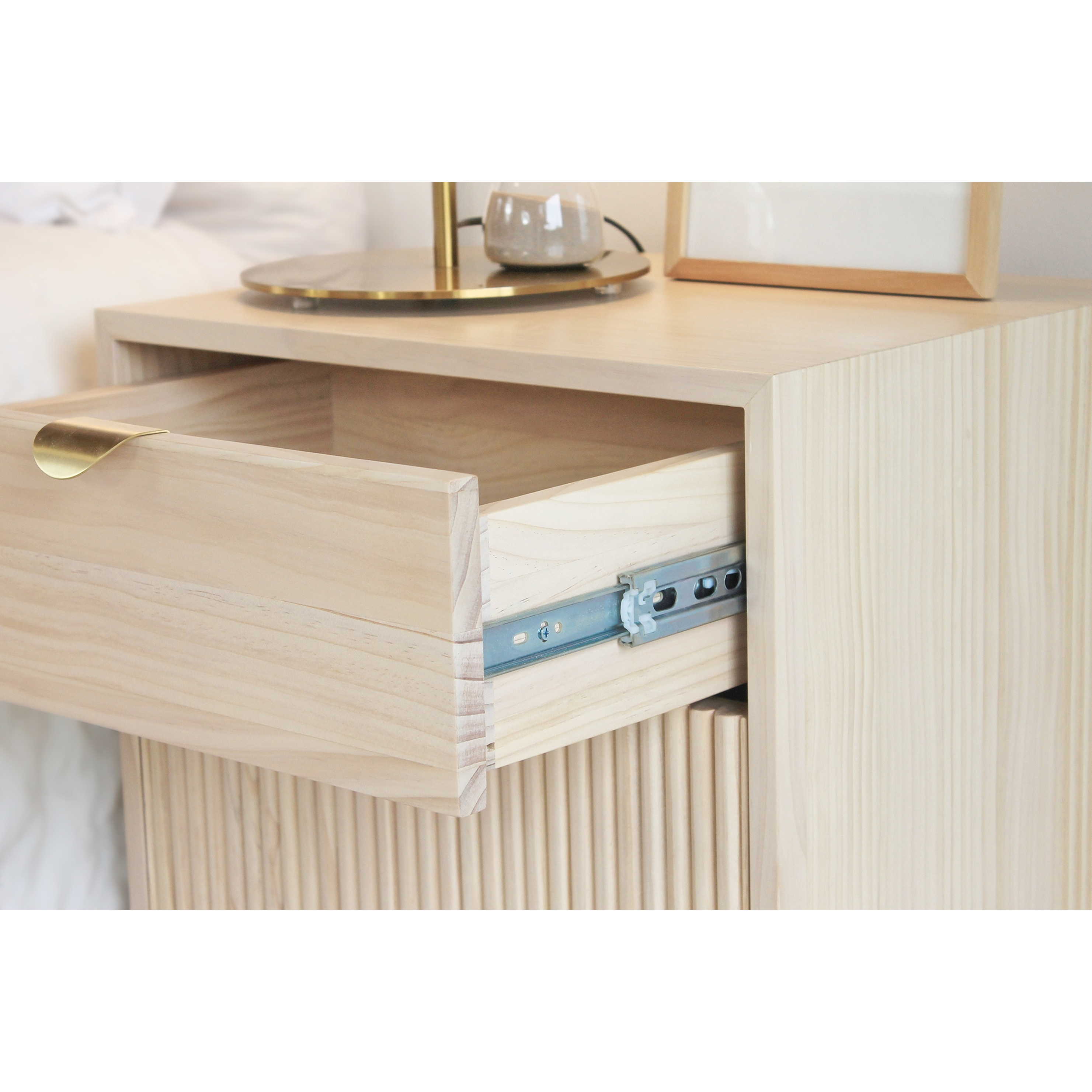 Velador de madera / Modelo Quinn blanqueado  3