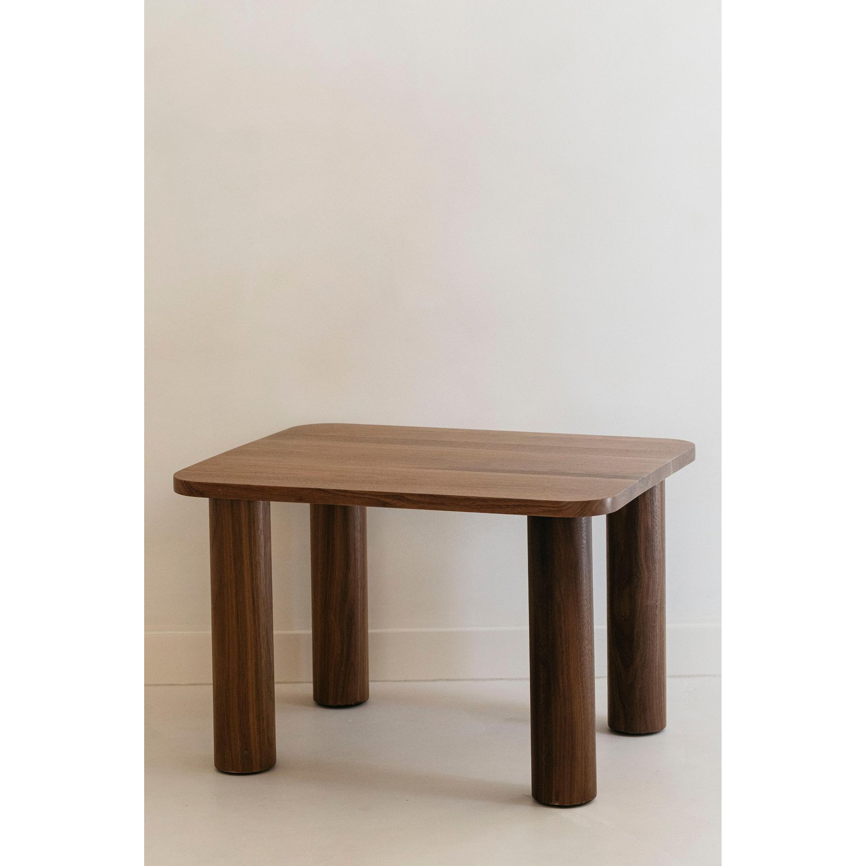 Mesa infantil de madera / Modelo Klein nogal 1