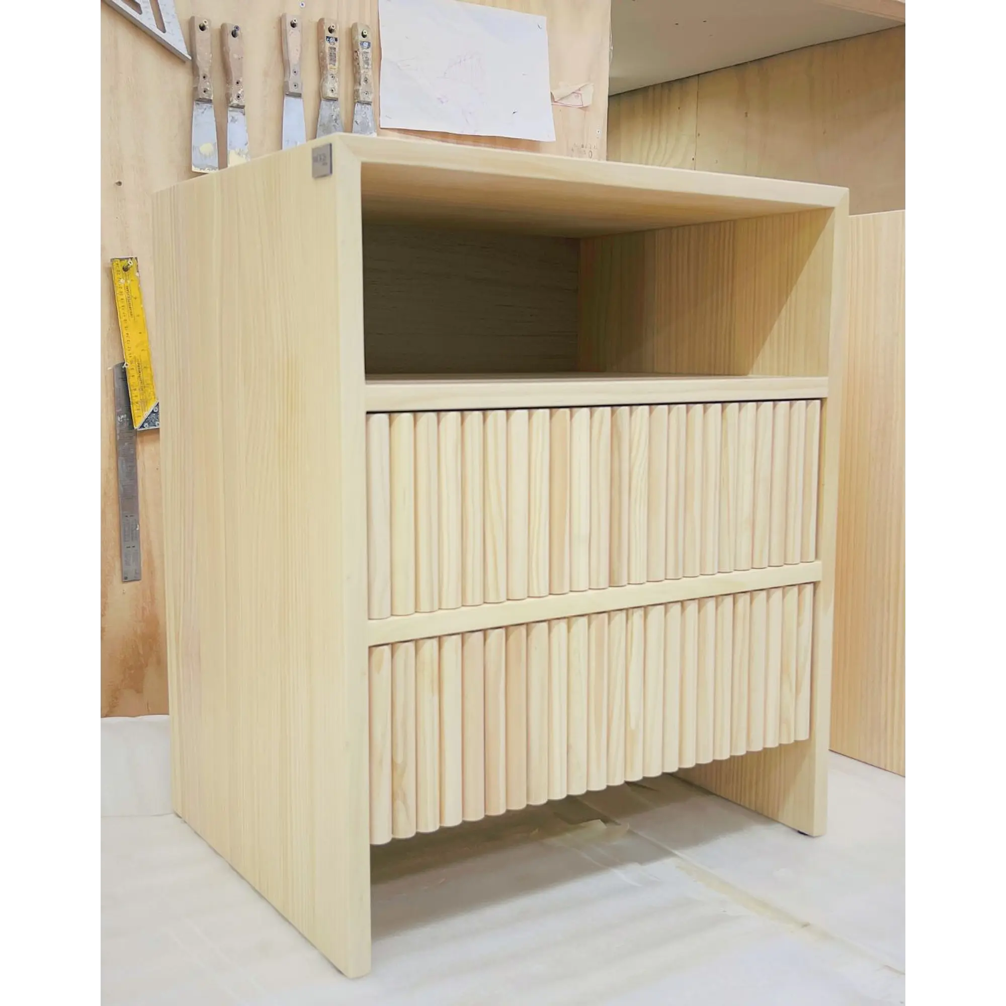Velador de madera / Modelo Nook 2 cajones  2