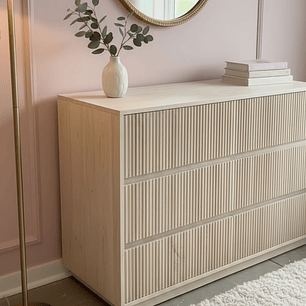 Cómoda de madera / Modelo Royal Blanqueada 