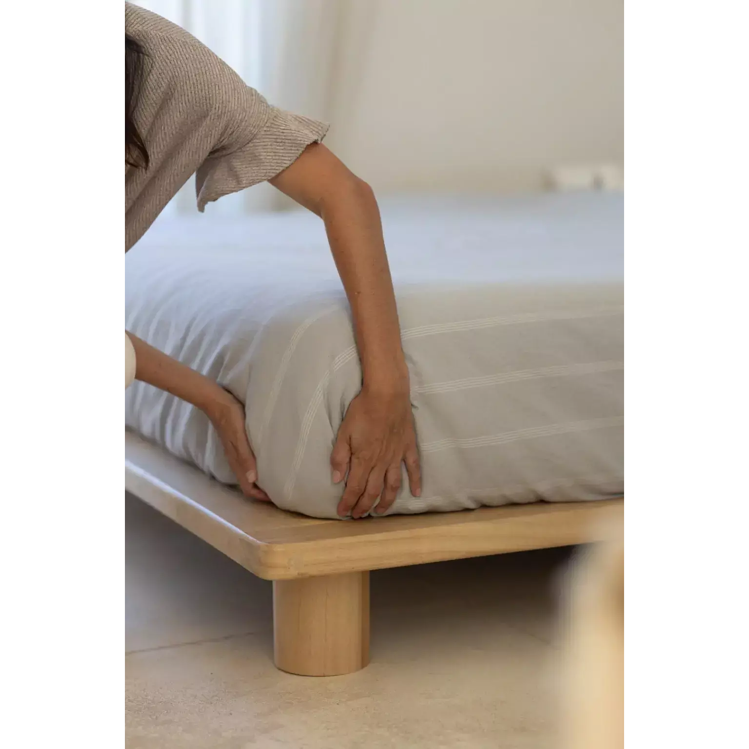 Cama Caprice madera maciza / 1.5 plazas  2