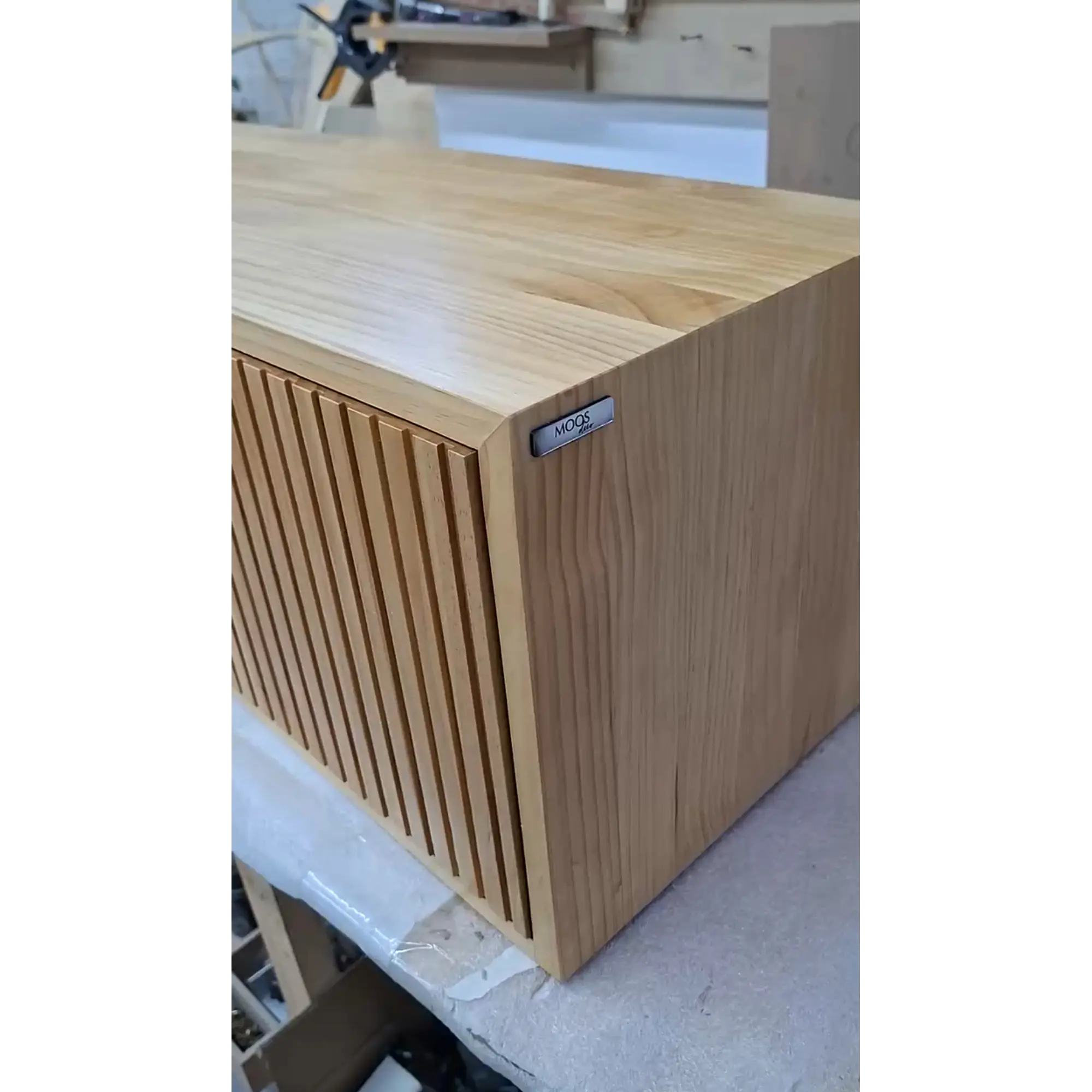 Mueble flotante de madera / Modelo Venecia  7