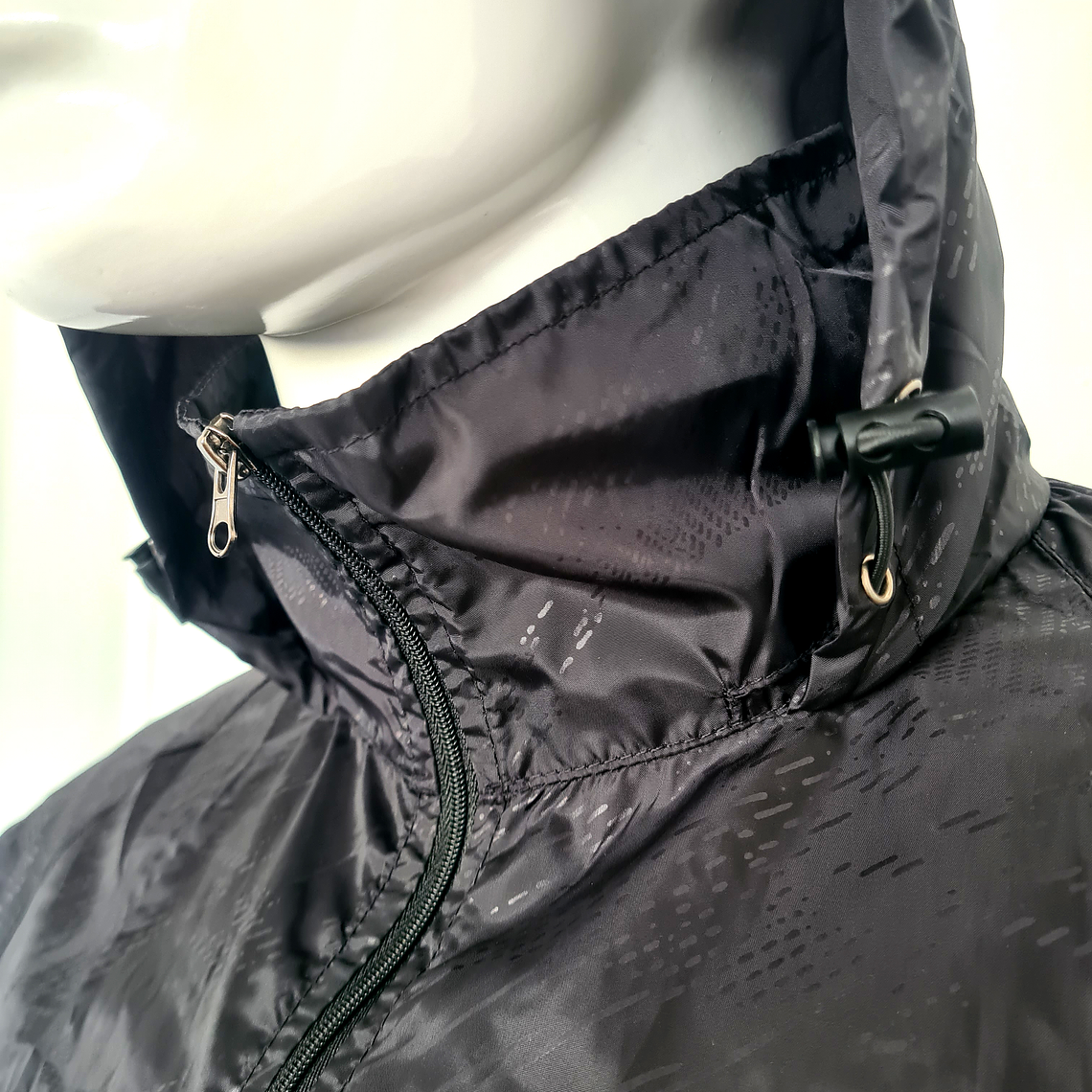 Chaqueta Cortaviento Negro Impermeable Con Gorro Unisex Lightseam 5