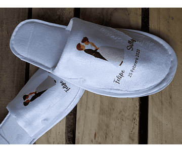 Pantuflas blancas personalizadas sobre 50 unidades