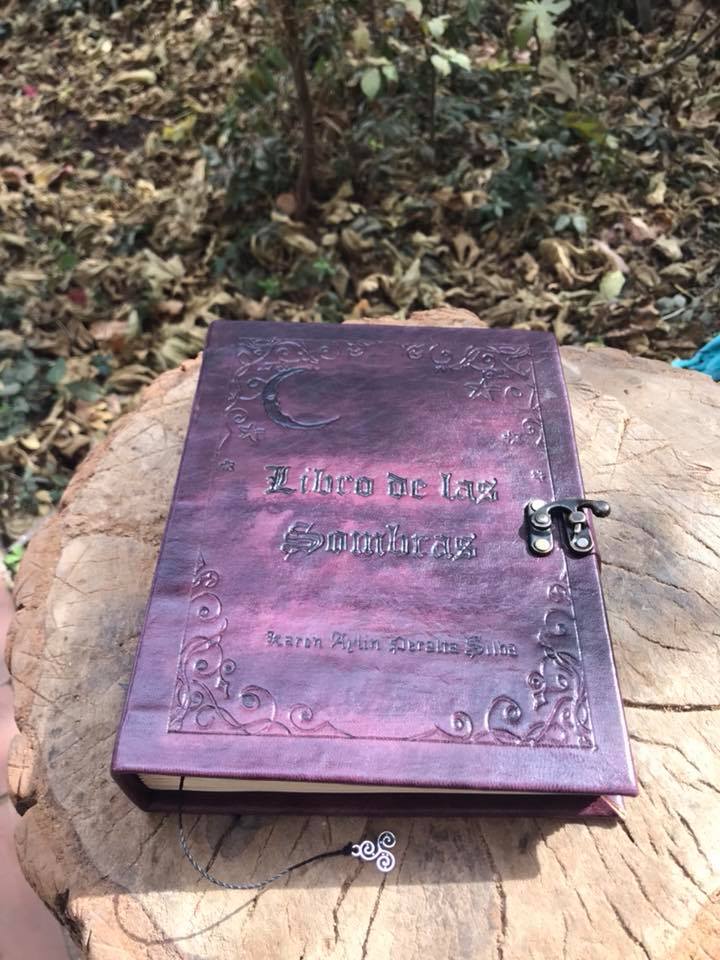 Libro de las Sombras LuNA