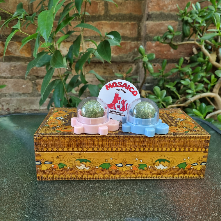 Bola De Hierba Gatera Giratoria Para Gatos 1