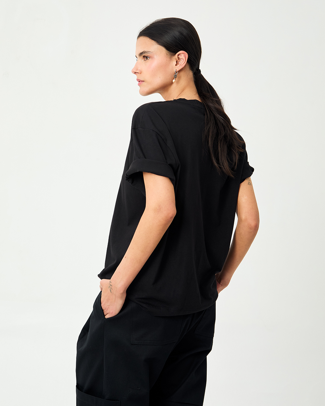 POLERA ATIQ NEGRO 6