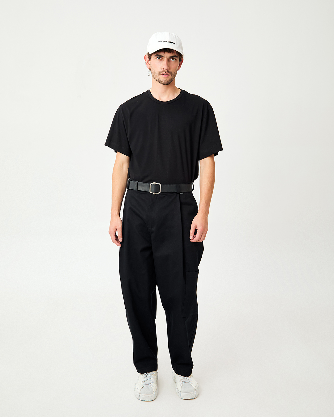 PANTALON RUMI UTILITARIO NEGRO 1