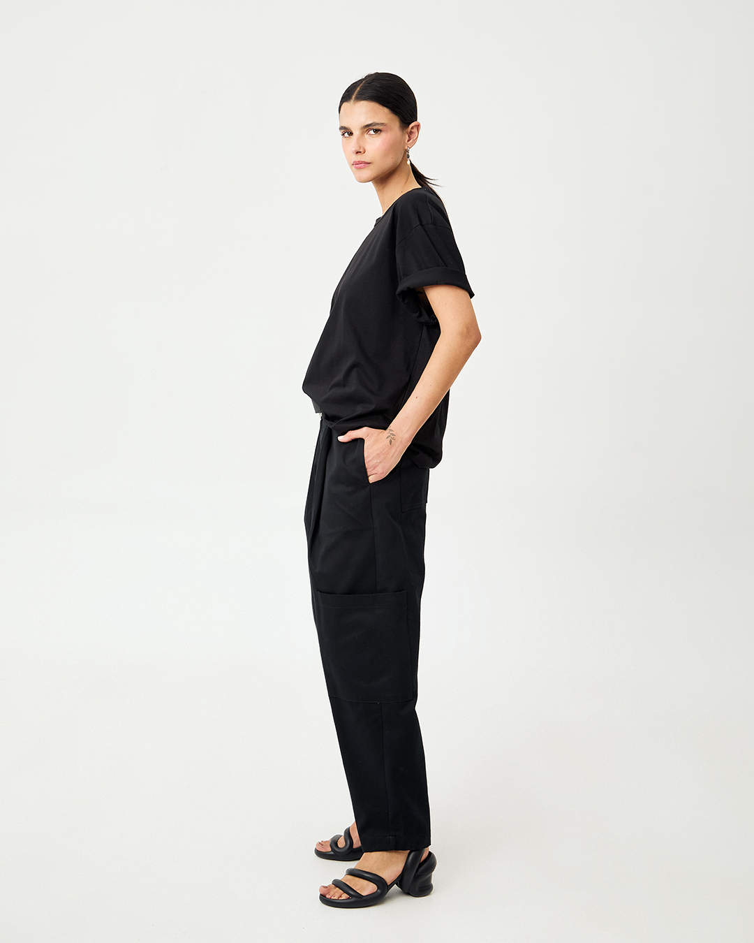 PANTALON RUMI UTILITARIO NEGRO 2