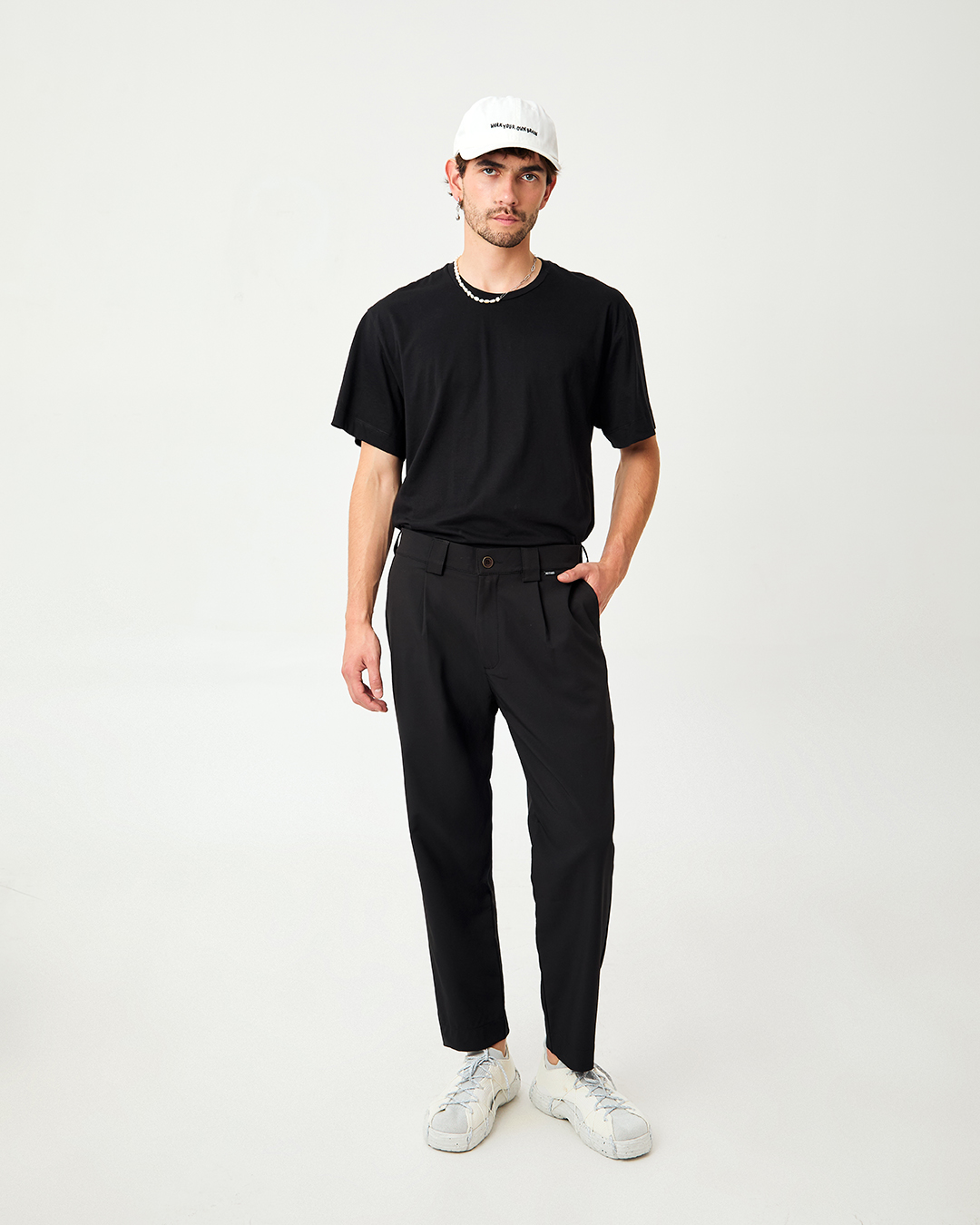 PANTALON NEGU STRIP NEGRO 1