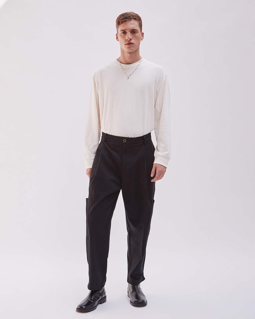 PANTALON RUMI UTILITARIO NEGRO 1