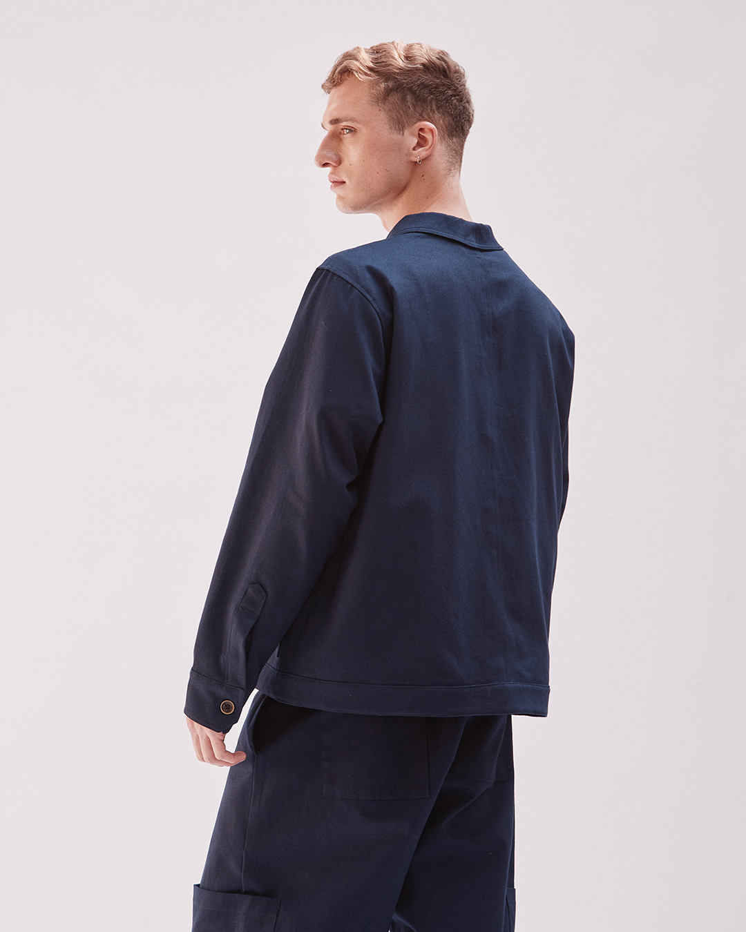 CHAQUETA AWAKI CROP MARINO 4