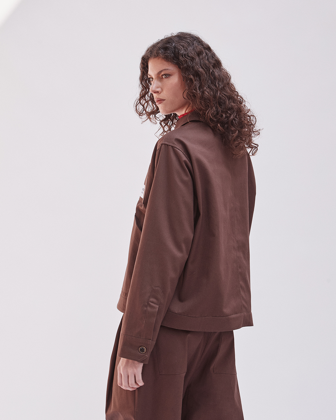 CHAQUETA AWAKI CROP MOCA 4