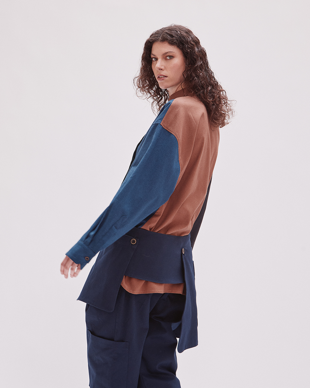 CAMISA NUNA CUADRADO PATCH  4