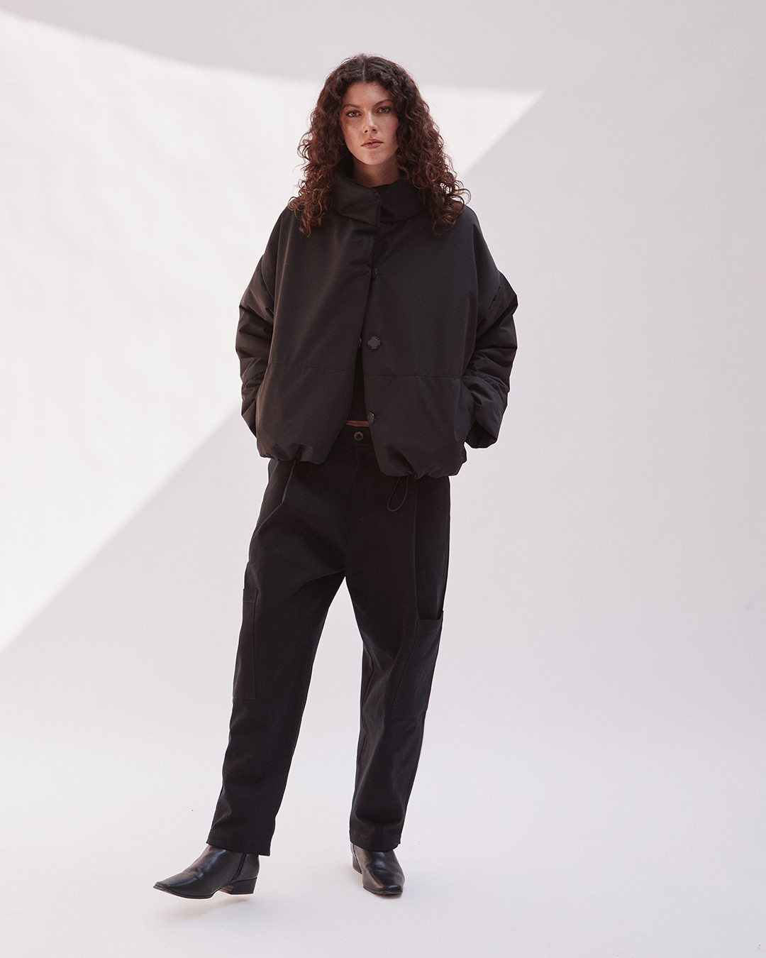 PARKA DERRIDA CROP NEGRA  4