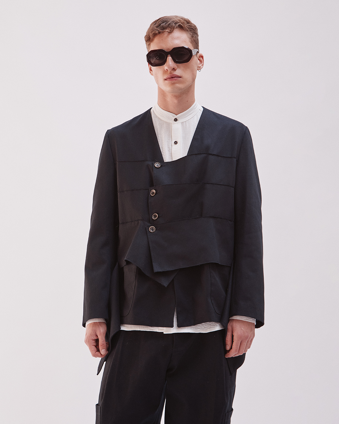 CHAQUETA ANKA ADJUST ME NEGRO 2