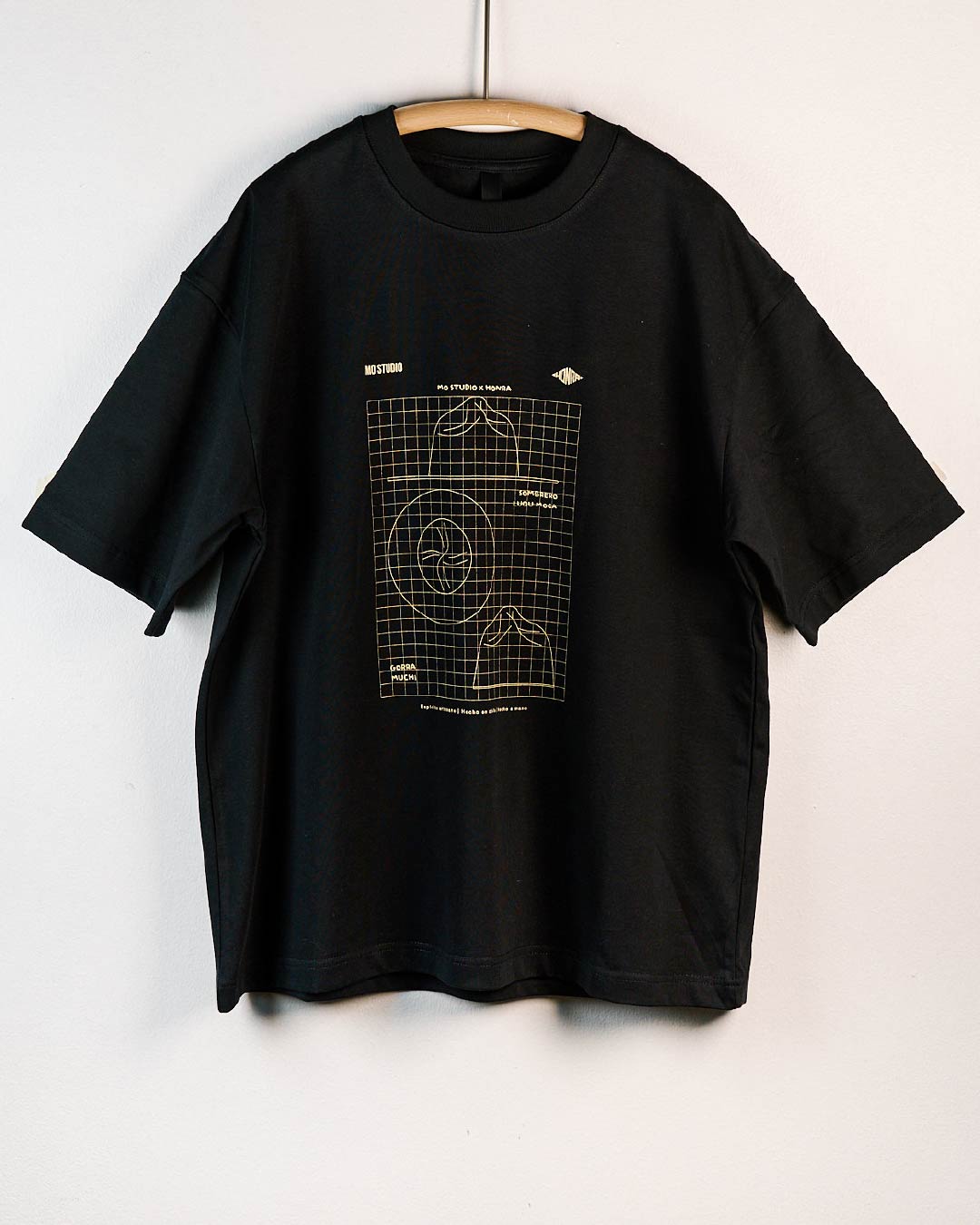 POLERA LUQU/MUCHI NEGRA 1