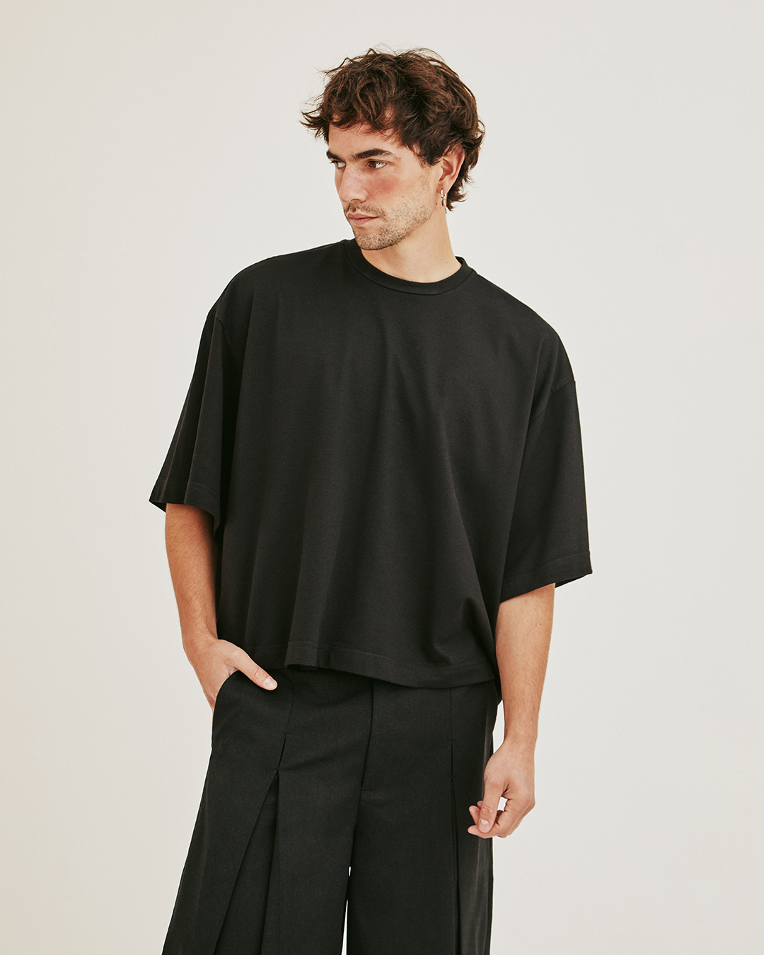 POLERA ANKA BOXY TEXTURA NEGRO 2