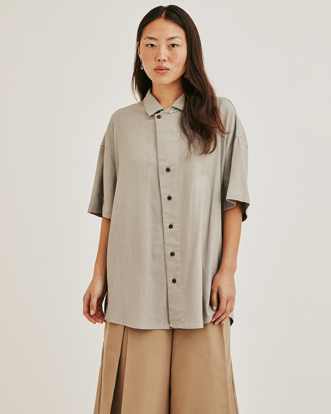 CAMISA LUTEA LINO HUMO 1