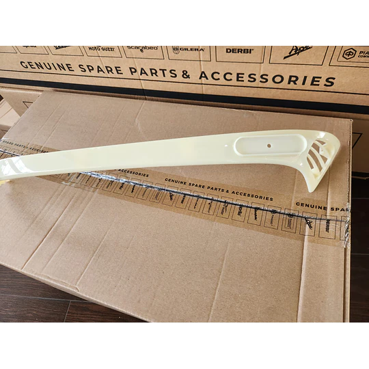 borde lateral derecho VESPA VXL