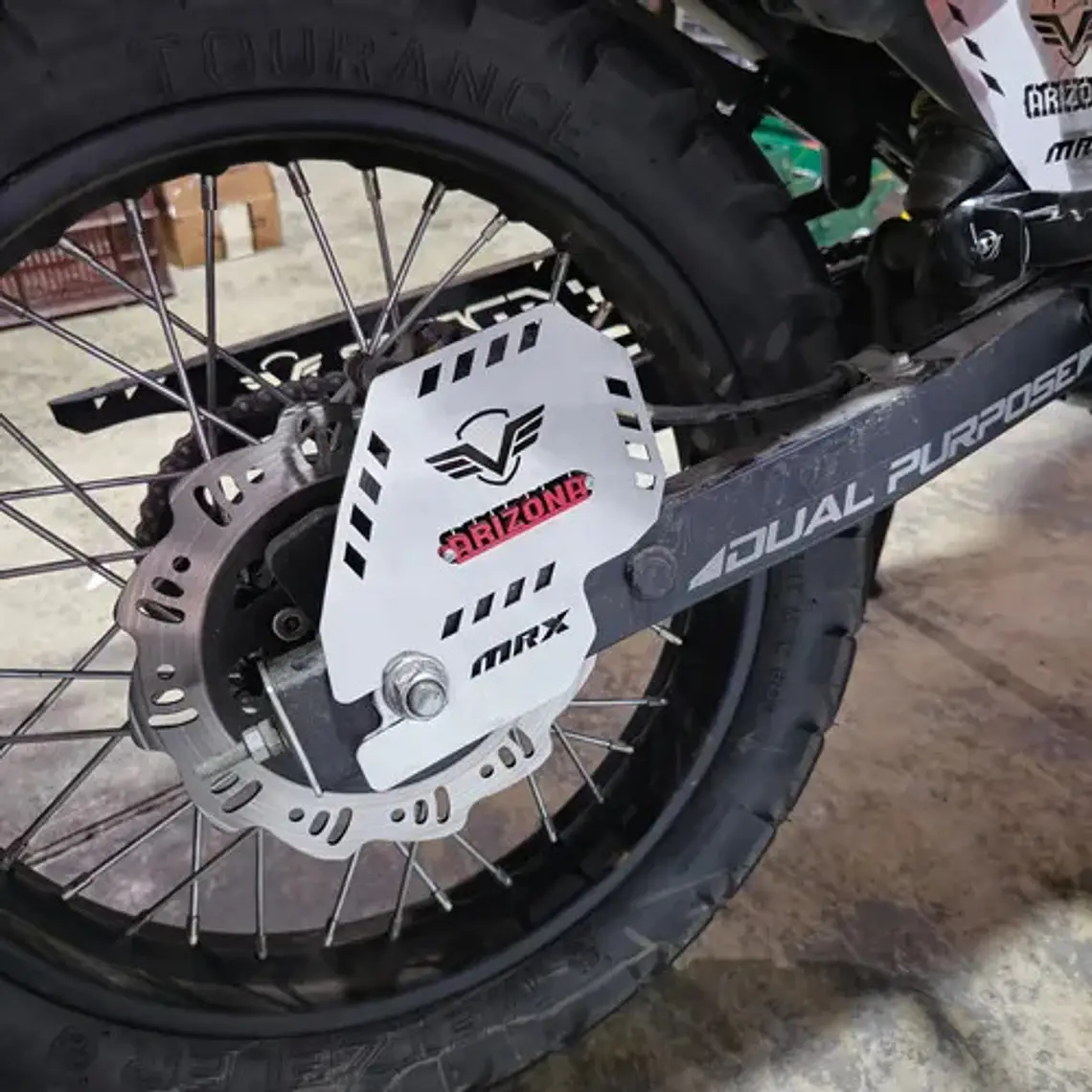 Protector de caliper trasero 1