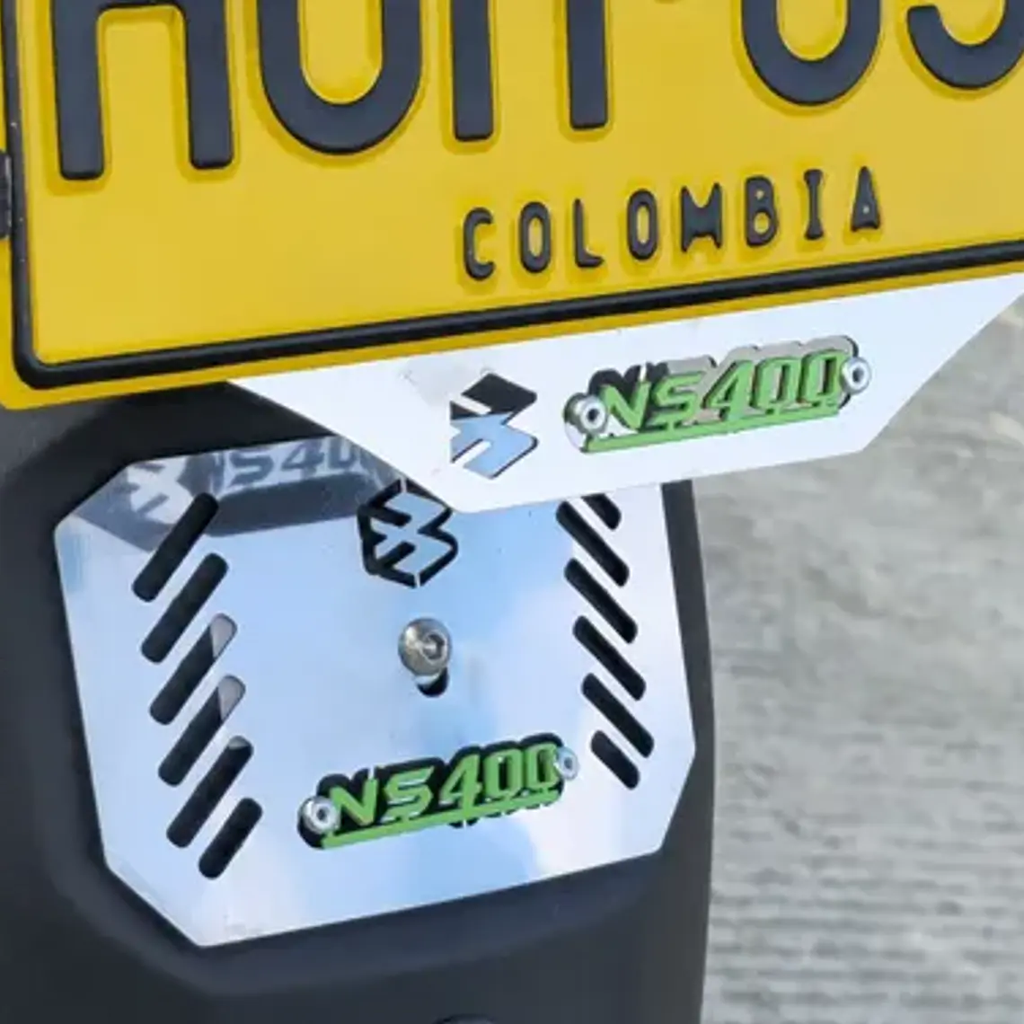 Porta Placa 1
