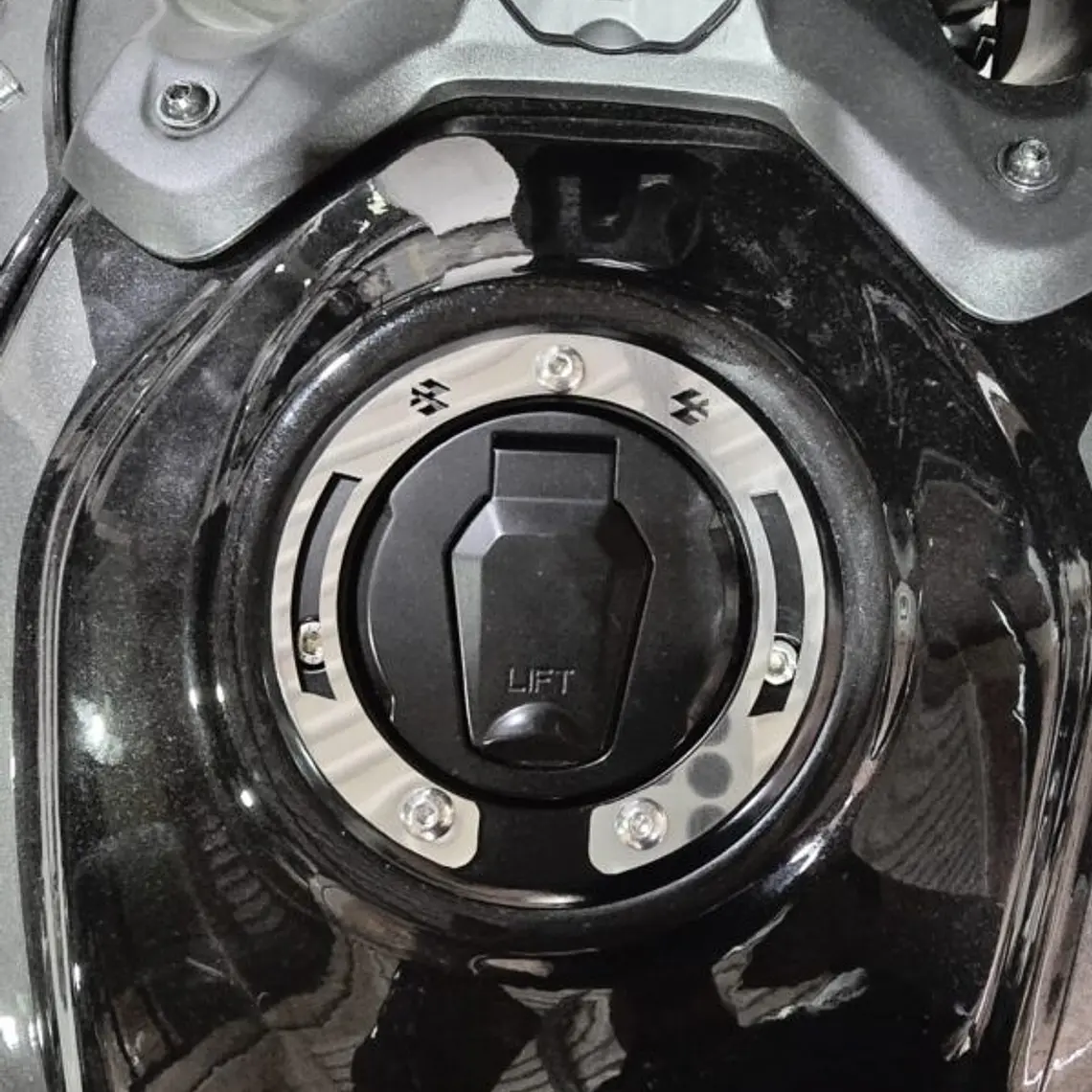 TAPA GASOLINA N 160 N 250 P150 2