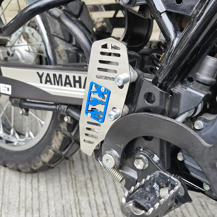 PROTECTOR DE BOMBA TRASERA PLANA XTZ 250 3D 2