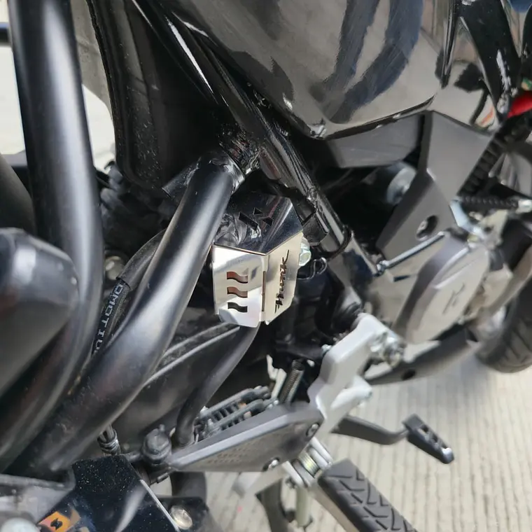 PROTECTOR DE BOMBA TRASERA HUNK 125R 3D 2