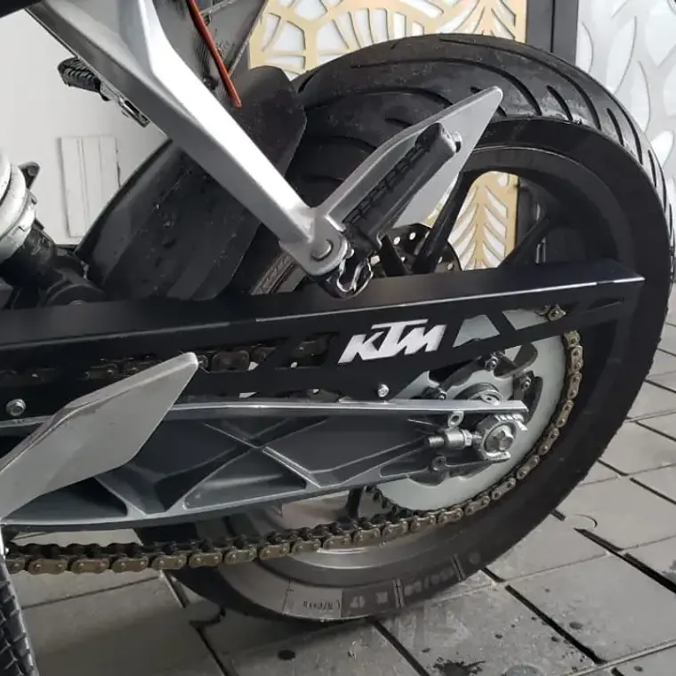 GUARDA CADENA KTM 2