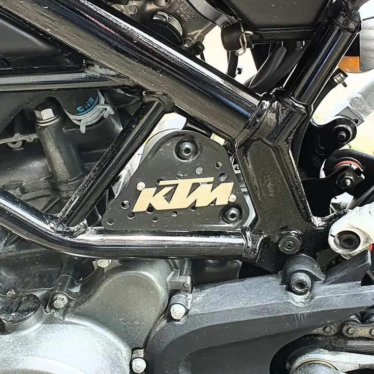 LOGO LATERAL KTM 2