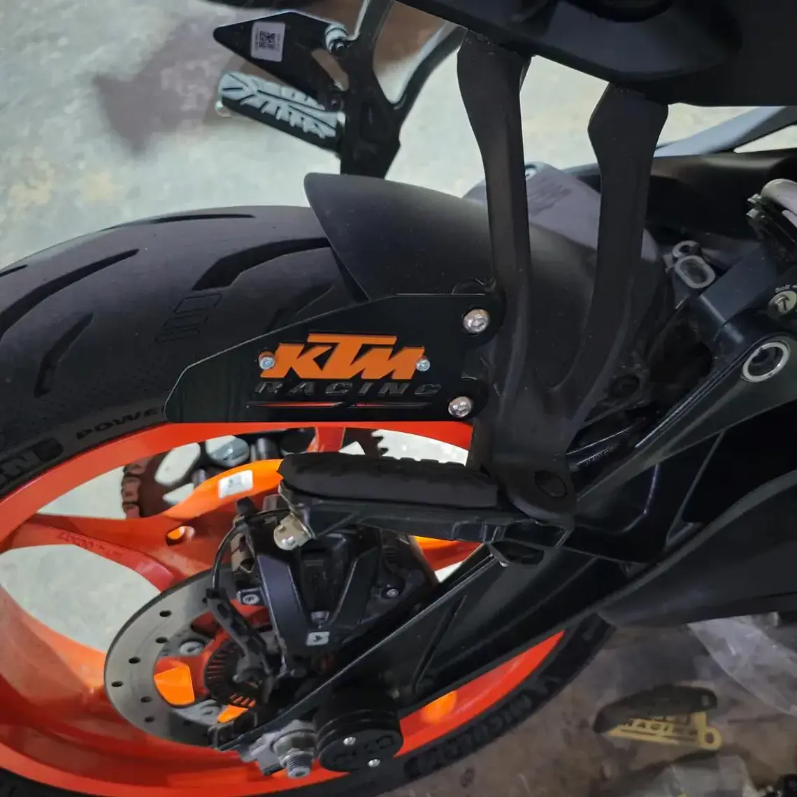 REPOSA PIES KTM 3D 2