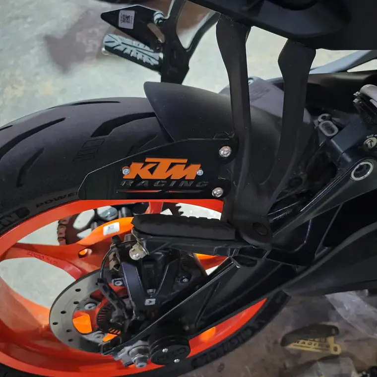 REPOSA PIES KTM 3D 2