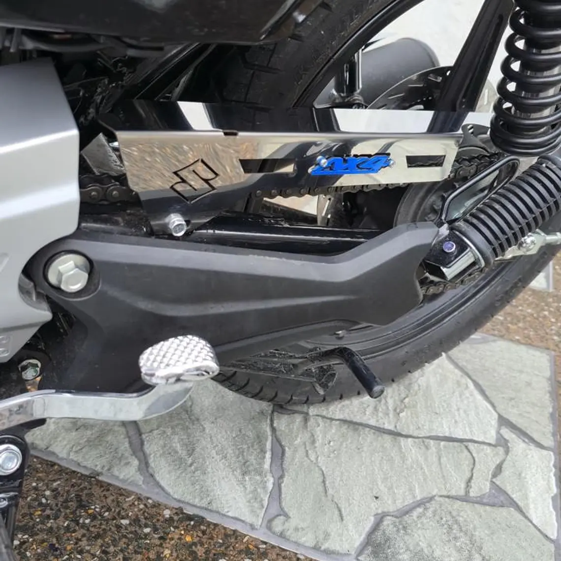 GUARDA CADENA AX4 3D 3