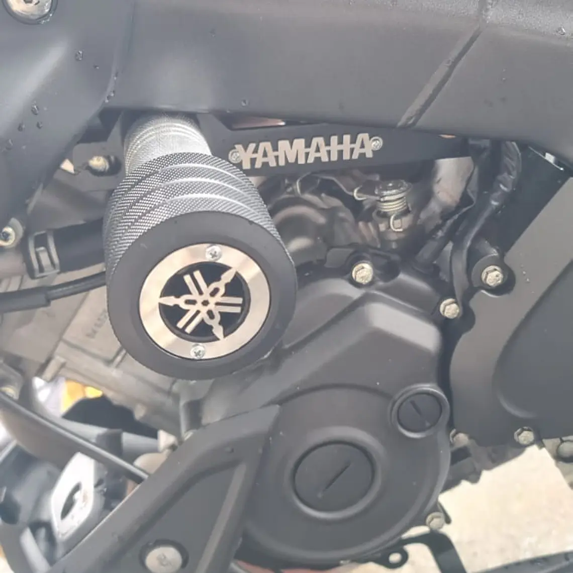 SLIDER R15 YAMAHA 2