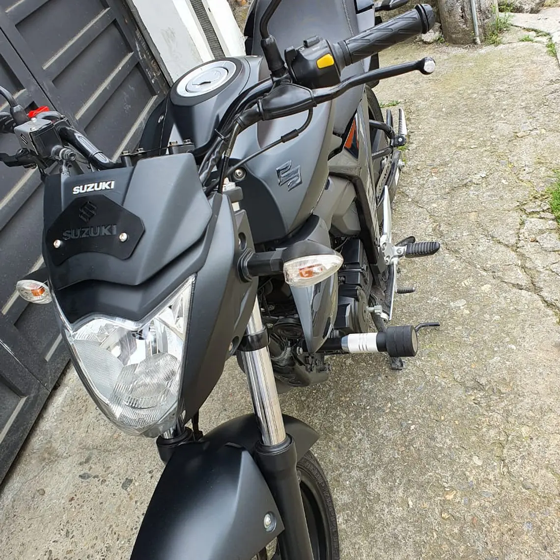SLIDER DE LUJO GIXXER 150 3