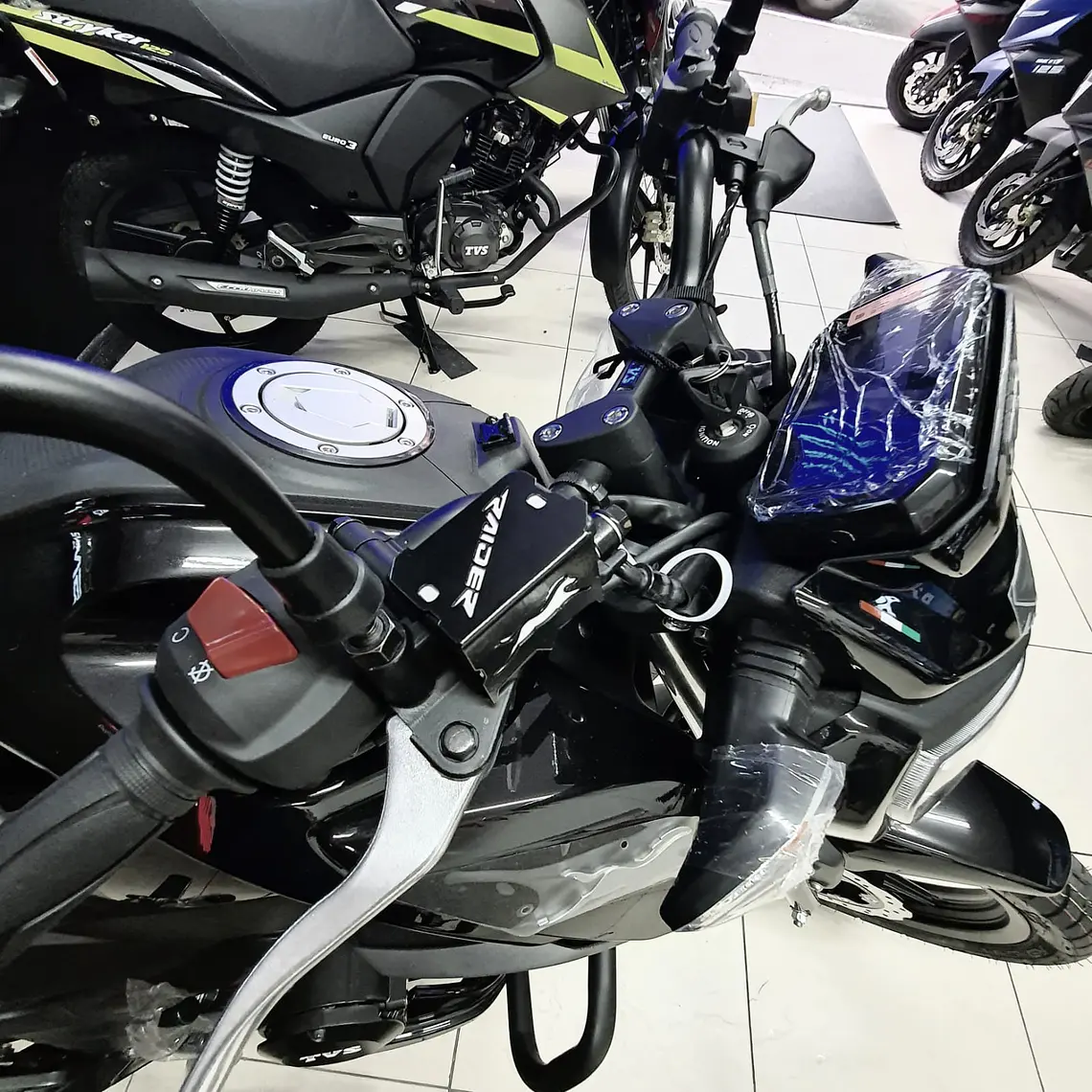 PROTECTOR BOMBA FRENO DELANTERO APACHE RAIDER 125 3D 2