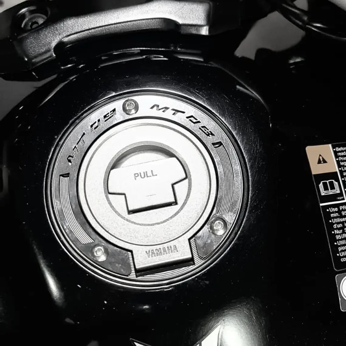 TAPA GASOLINA MT 09 2