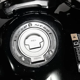 TAPA GASOLINA MT 09