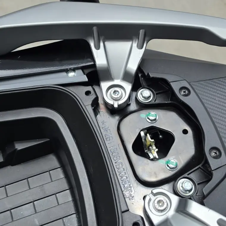 SLIDERS TRASEROS VOGE XRS 180 4
