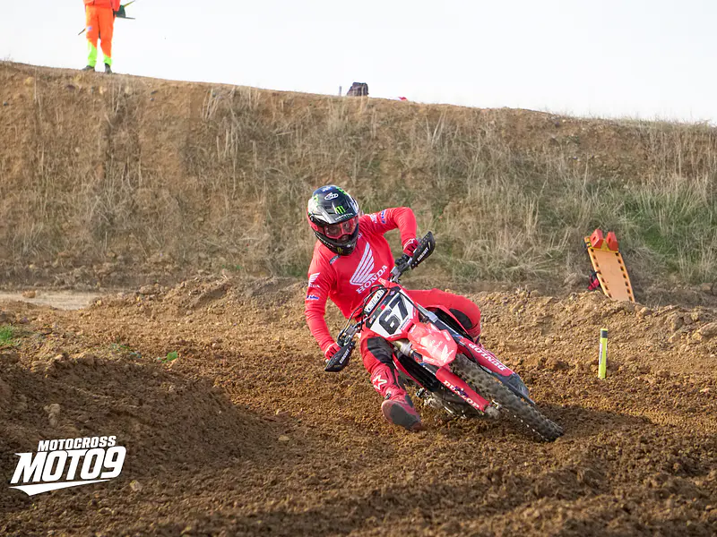 Hardy Muñoz regresó a Chile imponiendo autoridad en MX1A